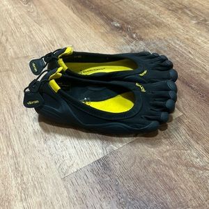 VIBRAM WOMAN FIVEFINGERS W108 ORIGINAL CLASSIC SHOES EU 39 USA 7.5-8 BLACK/BLACK